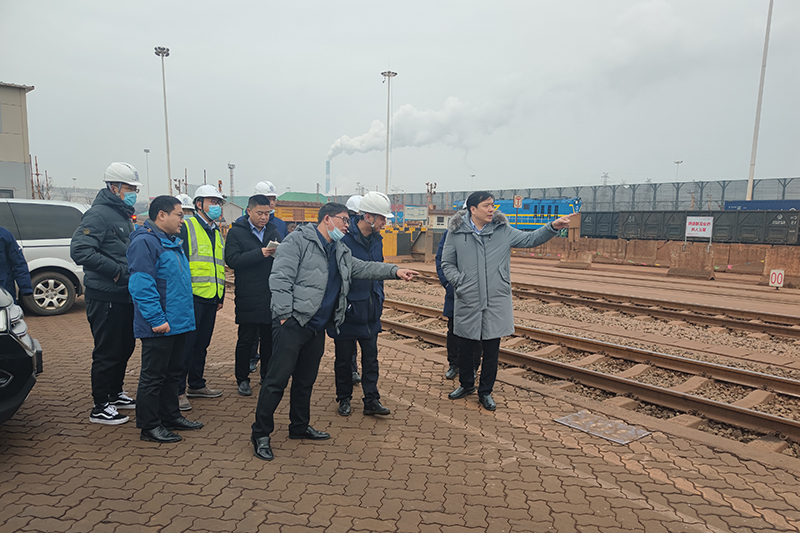 1643202644522710.jpg 2022年1月22日-23日,龙拱港到青岛港、日照港对标学习(张艳东摄)2.jpg