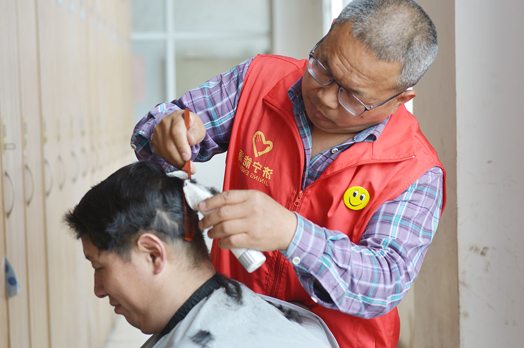 1650532498122027.jpg 安居煤矿:常态化志愿服务实用又暖心(肖淑慧).JPG