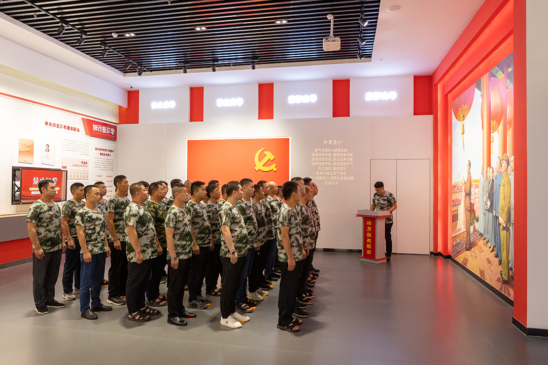 1660212608462100.jpg 2022年8月10日初心不改 赤诚依旧 运河煤矿组织退役军人参观党性教育基地暨集体过“政治生日”(陈光张弘商小路) (2).jpg