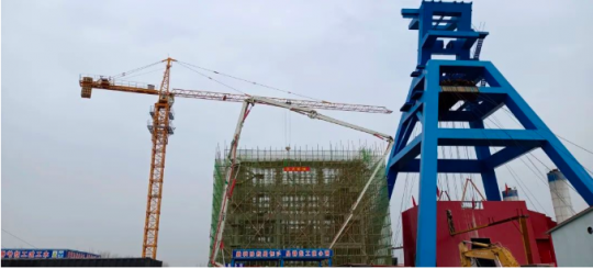 抓首季保开局丨阳城技改项目副提升机房工程封顶大吉