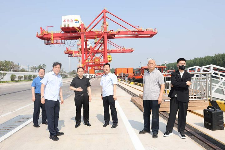 王宏伟到龙拱港督导工程项目进展情况