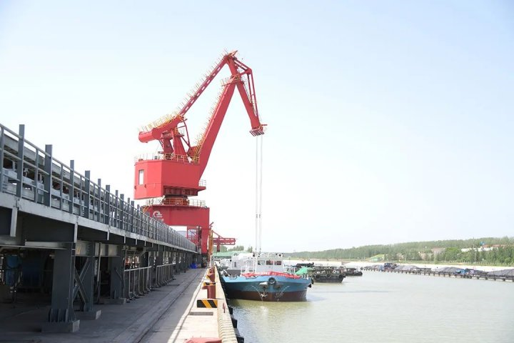 干在实处，梁山港巧绘“一带一路”内河新画卷