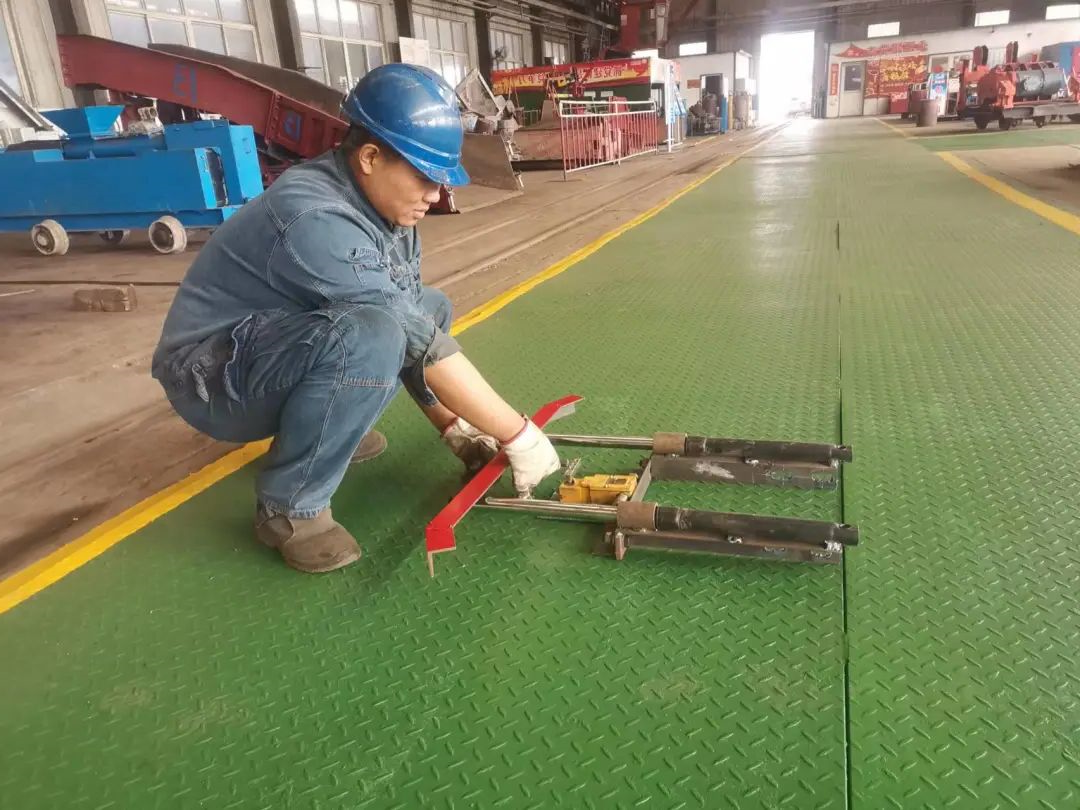 1696897529557820.jpg 单轨吊防撞.jpg