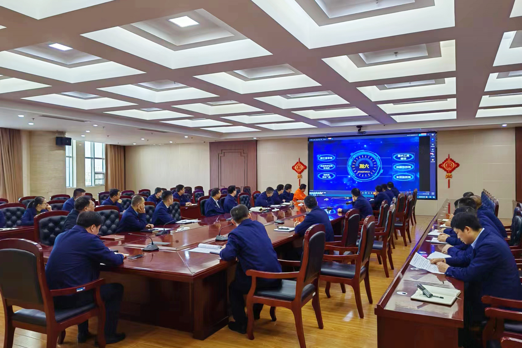 1702019046648531.jpg 我矿开展“六抓36项”微视频创作活动.jpg