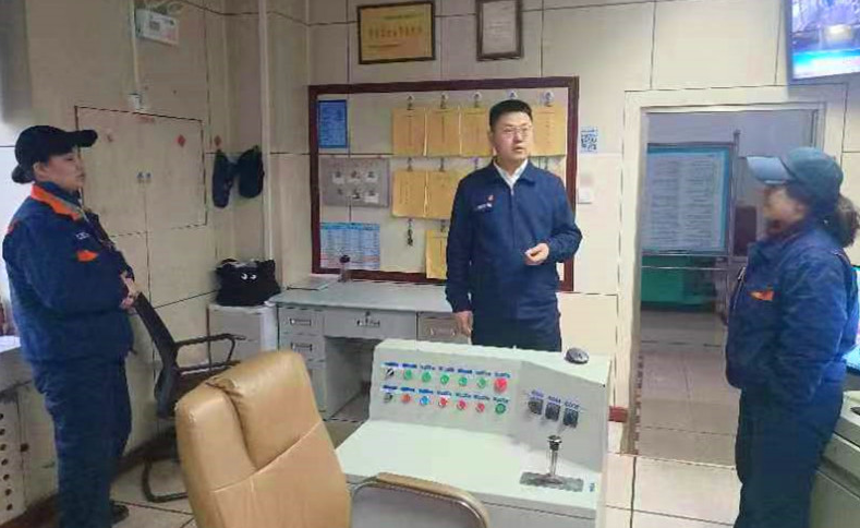 1709792243111452.jpg 3月7日,辛光明到机电工区调研指导工作_副本.jpg