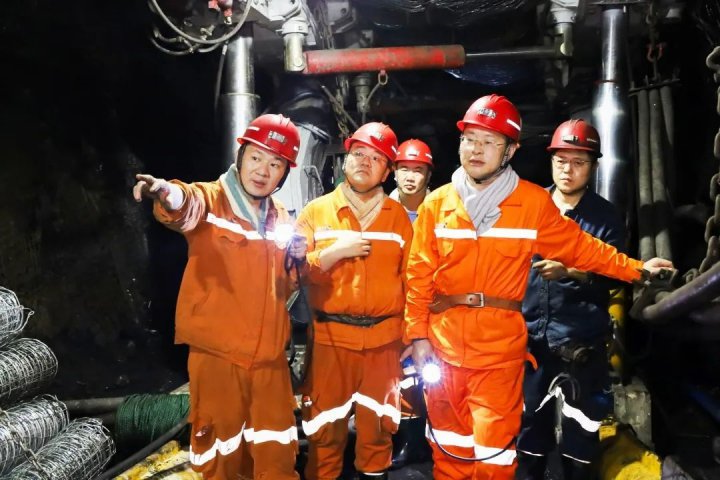 王崇景到霄云煤矿督导检查安全生产工作