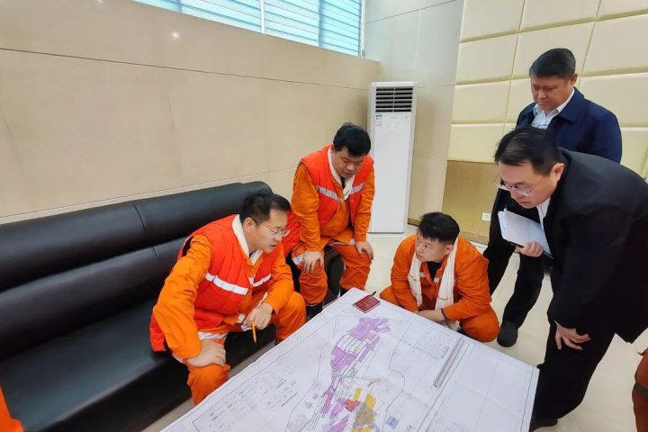 王崇景到霄云煤矿督导检查安全生产工作